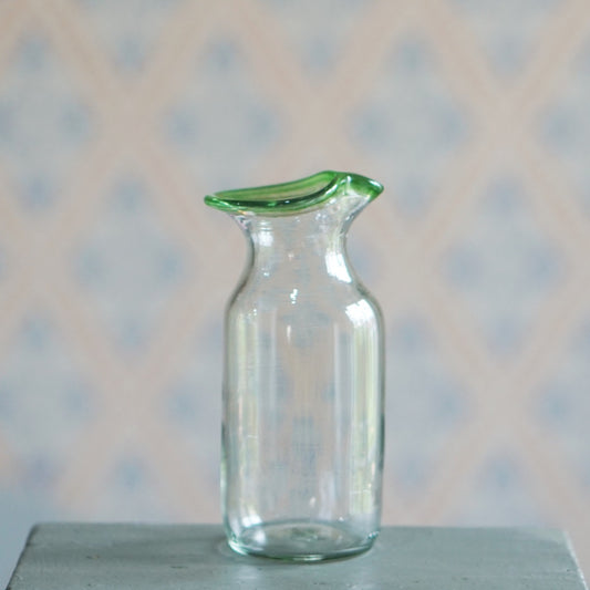 Milchkännchen aus Glas mit grünem Rand von Persson & Persson erhältlich bei Mys
